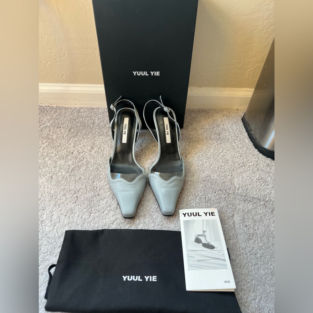 Yuul Yie Leather Slingback Pumps in a good condition